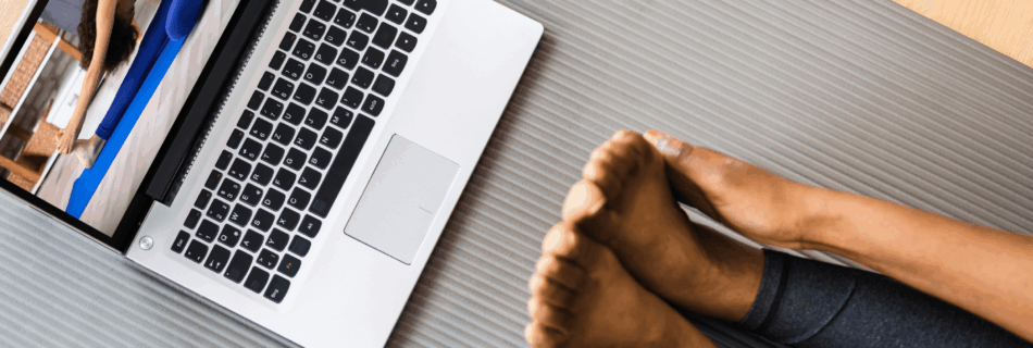 online Yogalehrerin werden