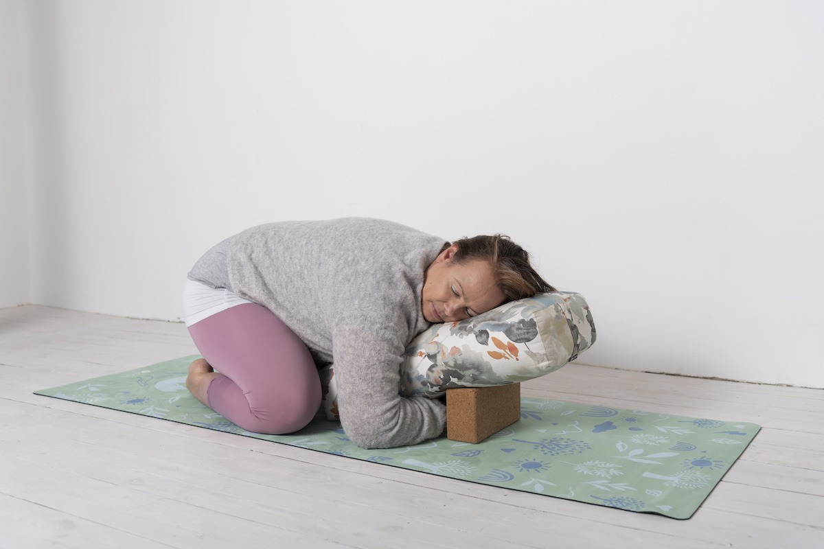 mit yoga besser schlafen