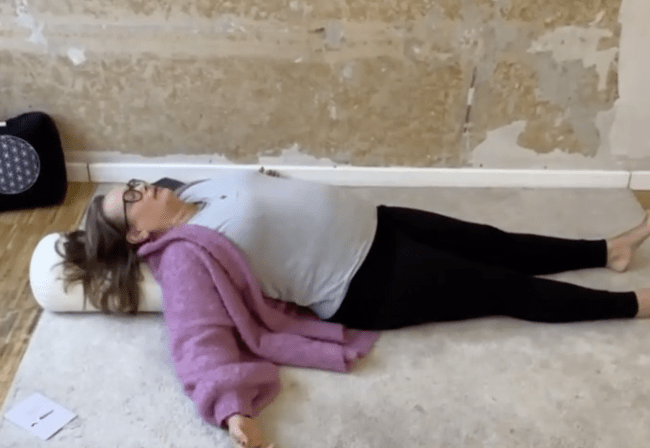 gestuetzter_fisch_yin_yoga